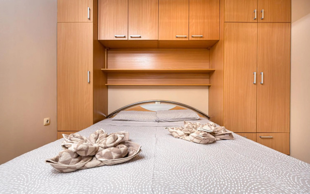 Centrally-located 1BD Apartment near Kapana