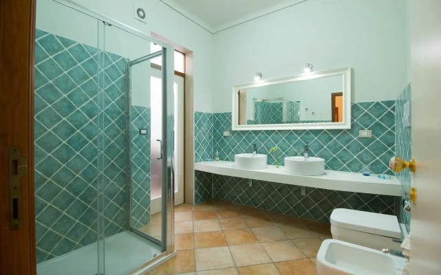 Delfino2 Casesicule, Nice Apartment with Balcony, Sand Beach at 70 mt, Wi-Fi