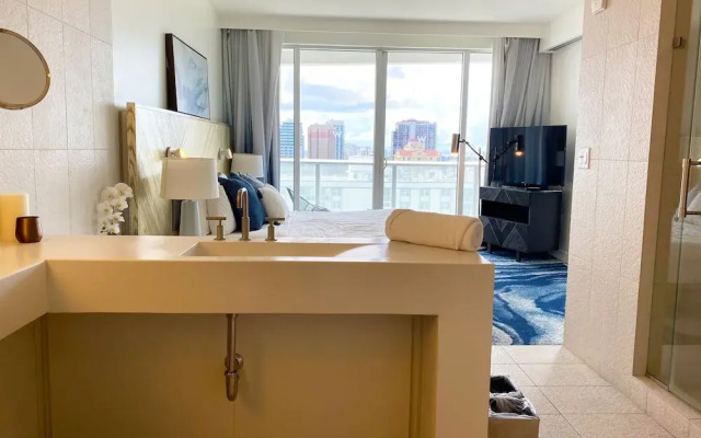 OneLuxStay at W Residences