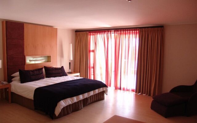 Island Club Hotel & Apartments