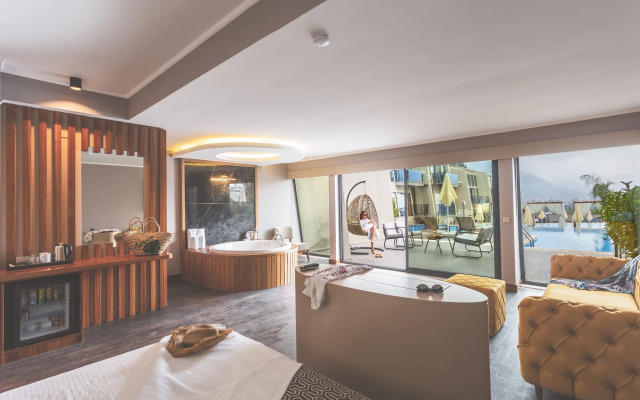 Orka Cove Hotel Penthouse & Suites - Adults Only
