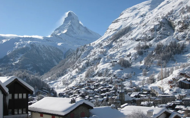 Hotel Basecamp