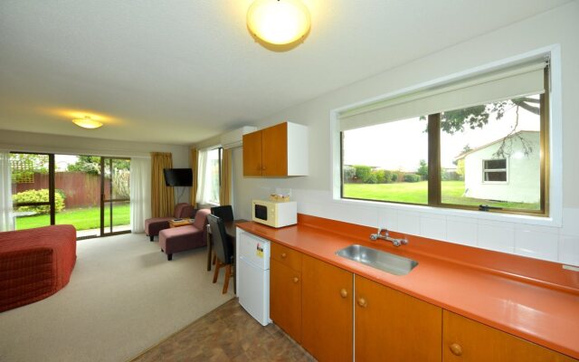 Middlepark Motel