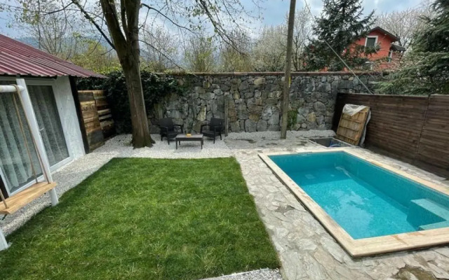 Sapanca Tas Ev &  Bungalow