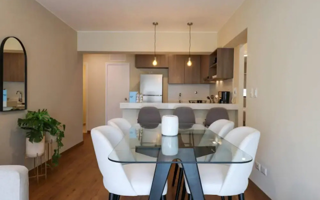 w Comfy 2BR w Modern Balcony Near Kennedy Park