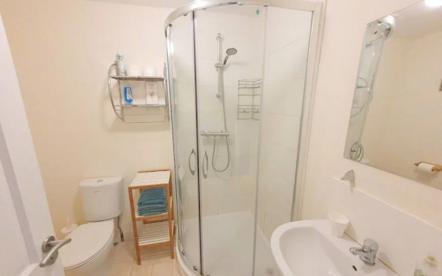 2-bed Flat With Superfast Wi-fi DW Lettings 29br