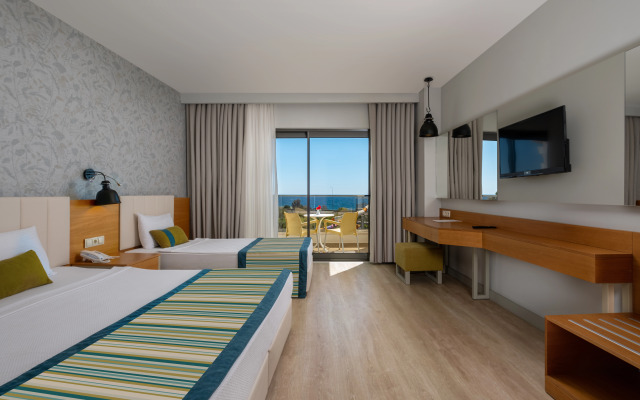 Calido Maris Hotel