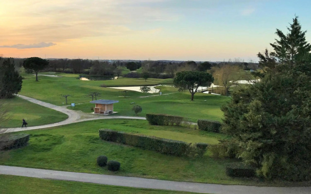 Mercure Toulouse Aeroport Golf de Seilh