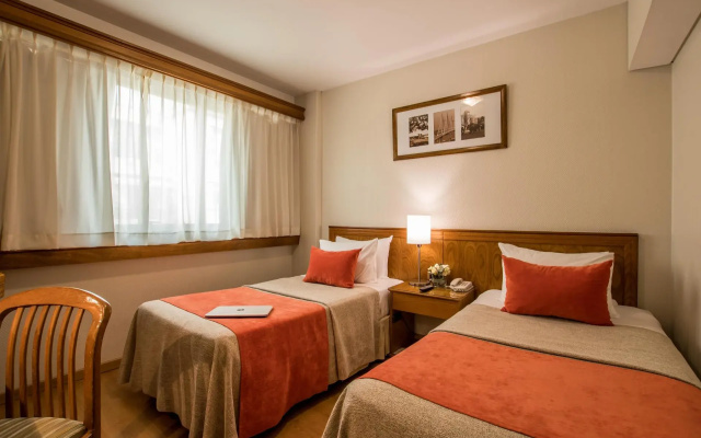 Hotel Solans Carlton