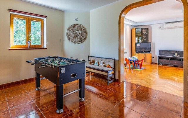 Stunning Home in Medulin With Wifi and 7 Bedrooms