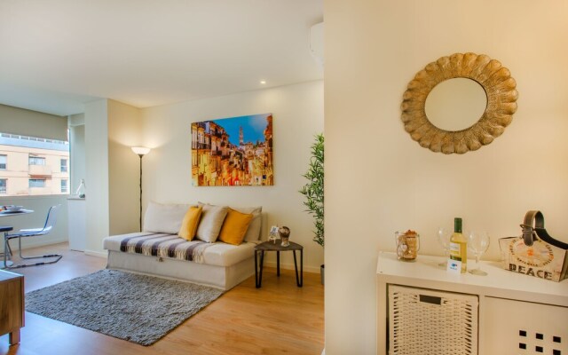 Charming Flat @ Trindade II