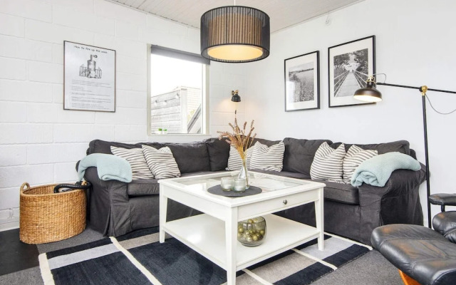 6 Person Holiday Home in Hejls
