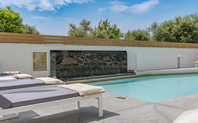 Nikon Boutique Hotel