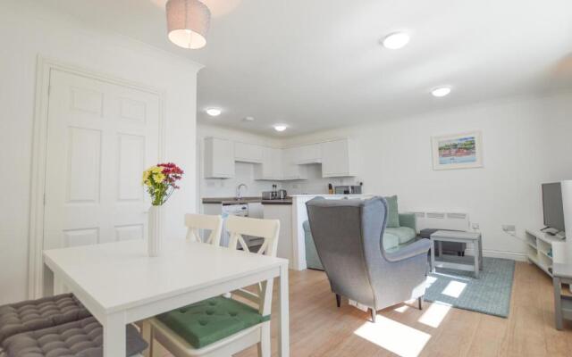 No 8 Westbay Apartment