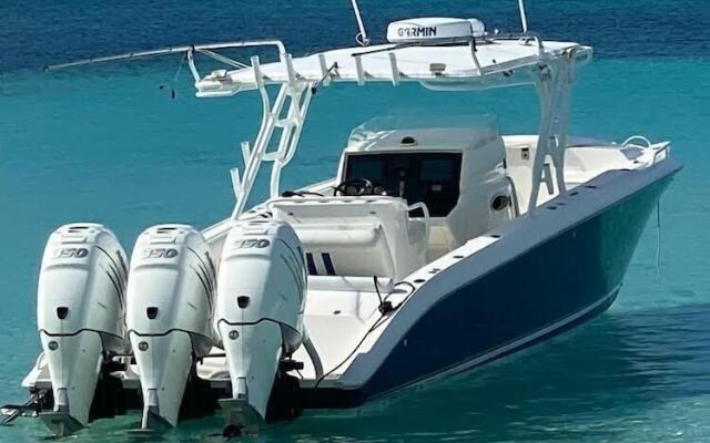 Palm Cay Beach Club & Marina