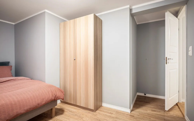 Rosen Apartment