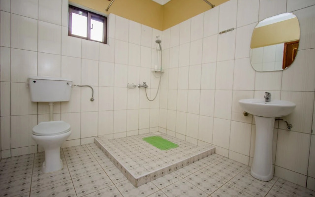 Tuzza Hotel