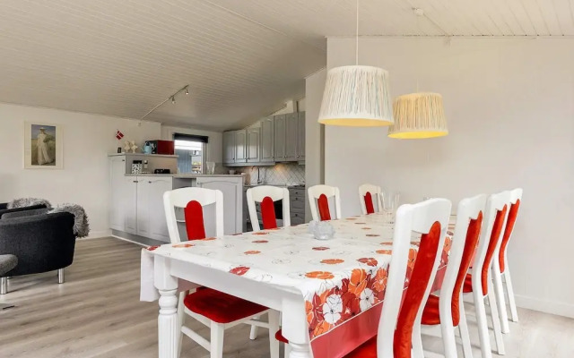 8 Person Holiday Home in Vaeggerlose