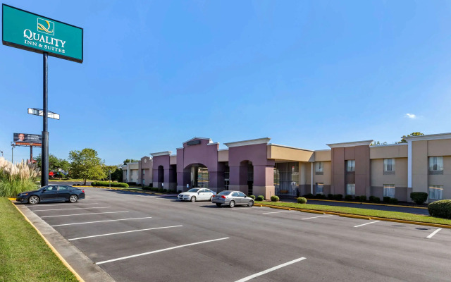 Quality Inn & Suites - Greensboro-High Point