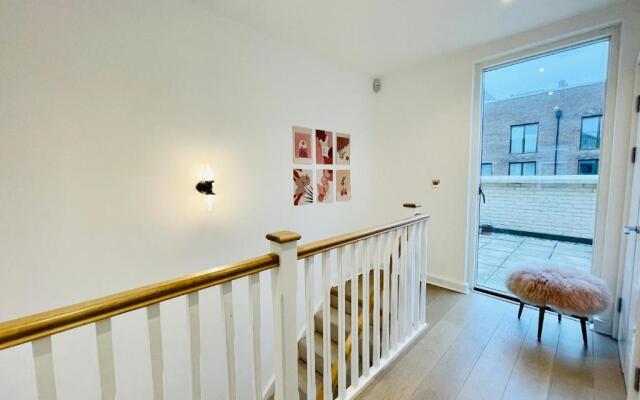 NEW Gorgeous 4BR Townhouse Inside The Olympic Park