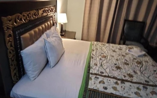 Hotel Versa Apartment and Lodges Lahore