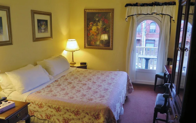 Madison Manor Boutique Hotel