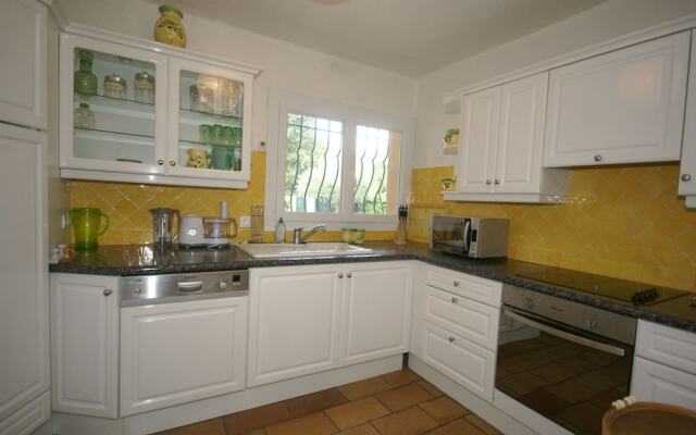 Majestic Villa in Mouans-Sartoux with Swimming Pool