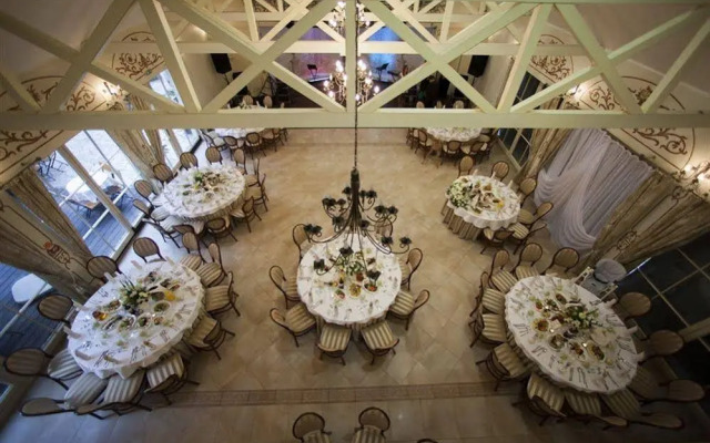 Villa Estera - Hotel & Restauracja