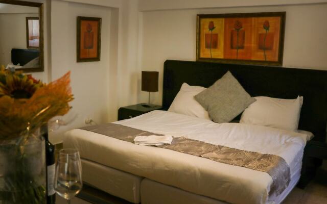 The Colony Hotel