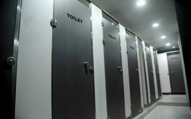Charyana Hotel Ac Dormitory - Hostel