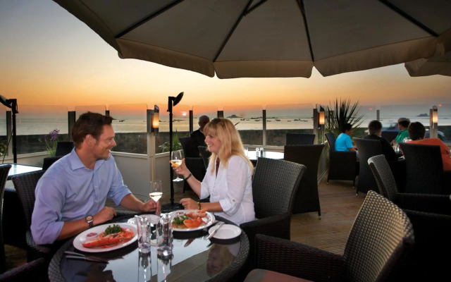 Cobo Bay Hotel