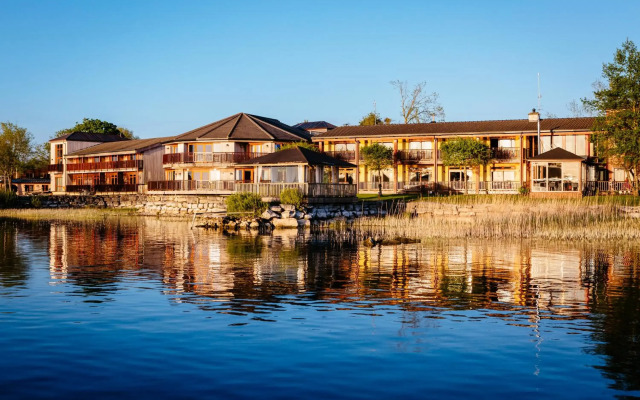 Wineport Lodge
