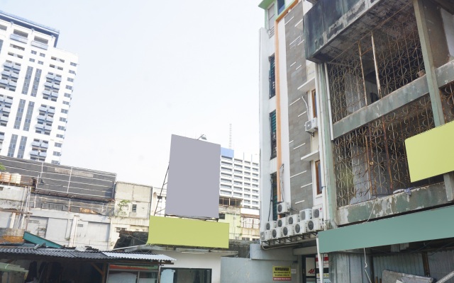 OYO 92580 4n Residence Near Hotel Santika Premiere Hayam Wuruk Jakarta