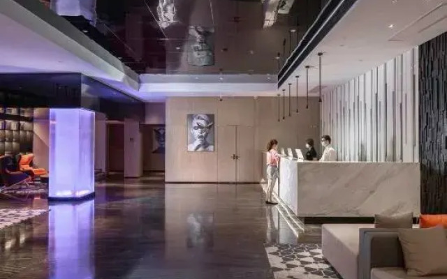 Paco Hotel (North Square Branch of Maoming HSR Station)