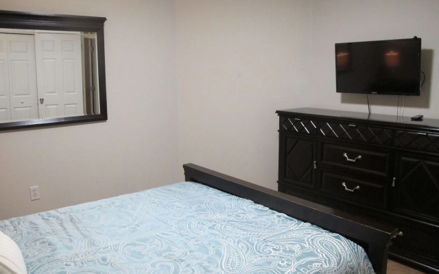 Lake Berkley 7BR Pool Home LB988