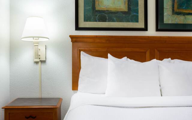 La Quinta Inn And Suites By Wyndham Austin Southwest