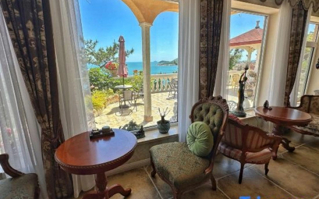 Manju Gallery Hotel and Boutique (Qingdao, Laoshan)