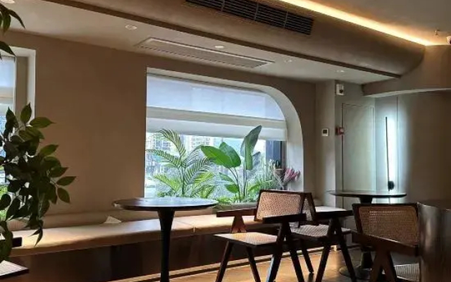 Jinghe Business Hotel