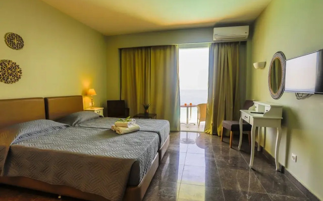Room in Guest Room - Homric Boutique