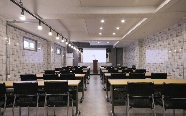 Ulsan Yeungnam Alps Rahel