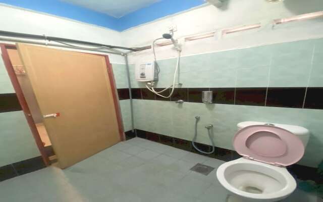 OYO 90910 Homestay D Lalang Inn