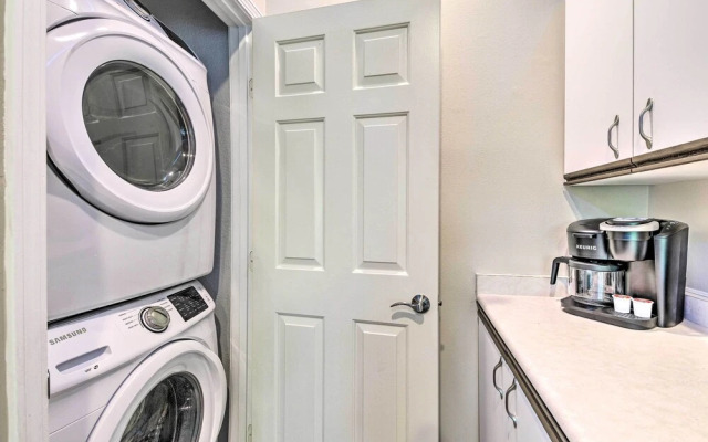 6 Mi to Branson Strip! Dog-friendly Golf Condo