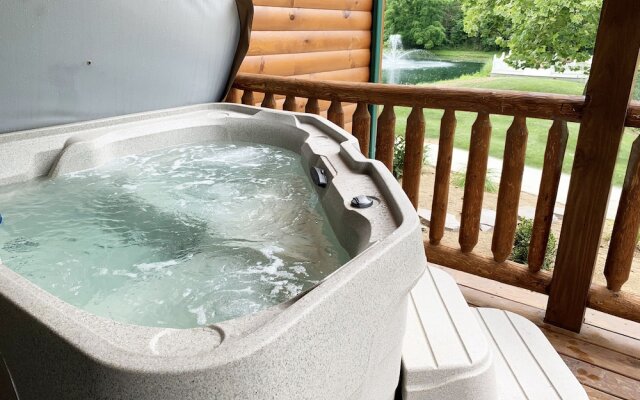 Cricket Hill Lodge & Cabins