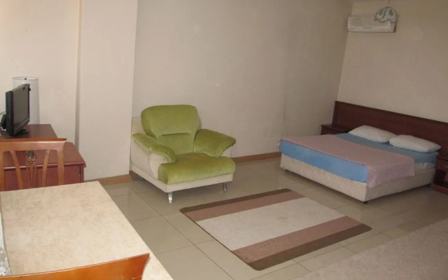 Zeus Apart Hotel