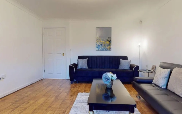 Stunning 2-bed Apartment in Grays