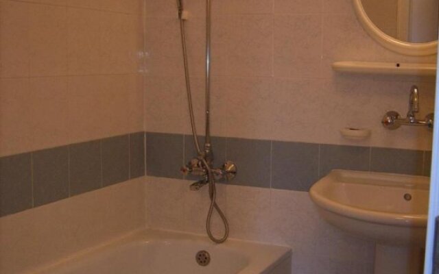 ADIS Holiday Inn Hotel