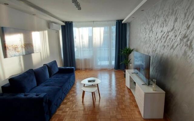 Apartman Blok 45 (reka Sava)