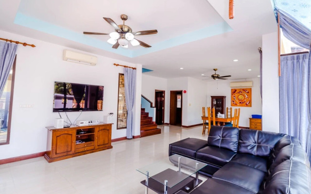 3 Bedrooms Pool Villa Walk to Patong