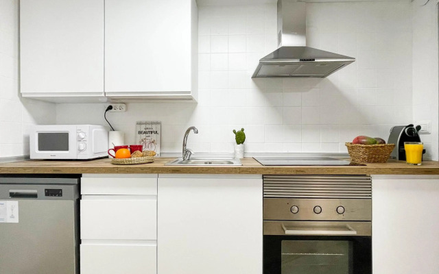 Modern 2 bedroom apartment close to city center