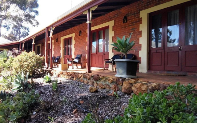 Heritage Country Motel